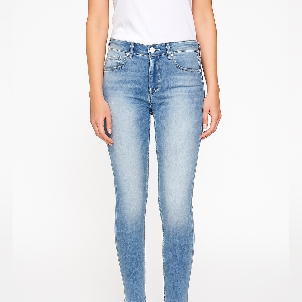 NWT Rehash Italy Monica Jeans Mid Rise Skinny Long Inseam Light Wash Sz 25
